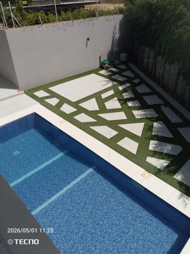 Villa R+2 de standing avec piscine à Saly, face à Diambars