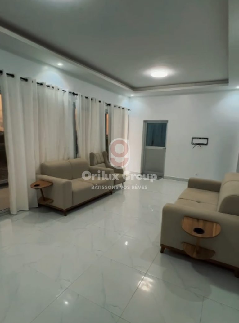VILLA RÉSIDENTIELLE À TOUBAB DIALAW