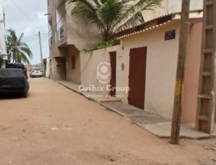VILLA À DEMOLIR TITRE FONCIER INDIVIDUEL